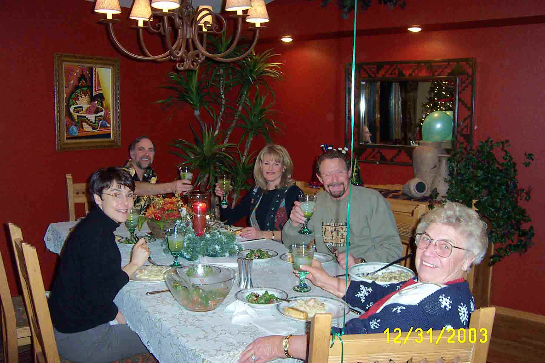 Kaiser'sNewYearsEve1-2004.jpg (98215 bytes)